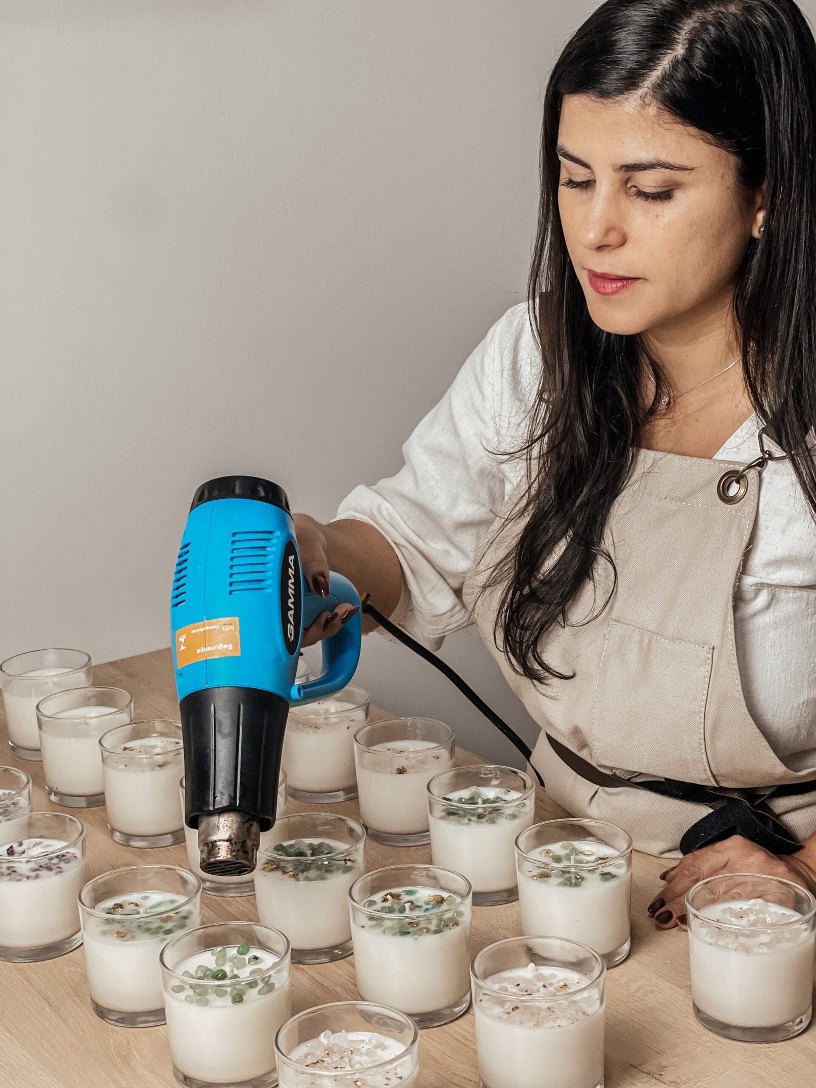 Handmade candles by Cinara Pavesi