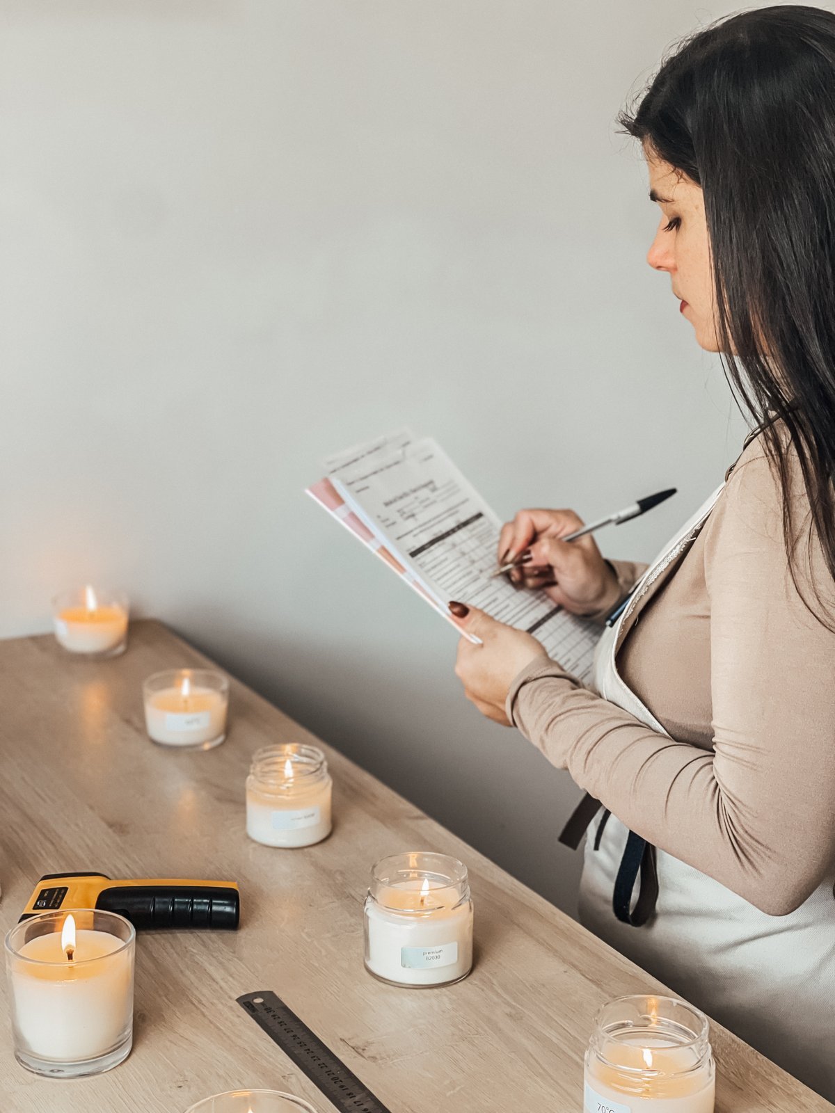 Cinara Pavesi burn testing candles
